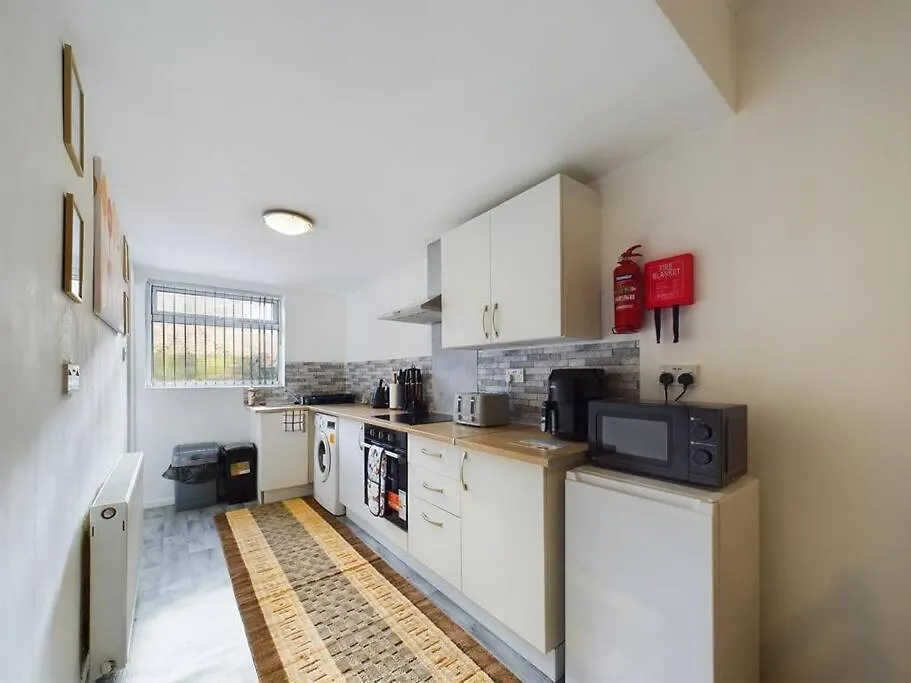 Cozy Central Hull House Near City Centre - Walkable To The Deep Kingston upon Hull 0*,